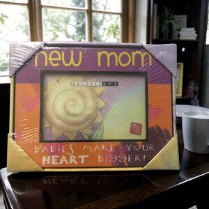 NWT New Mom "BABIES MAKE YOUR HEART BIGGER!" Picture 4x6 inch Frame